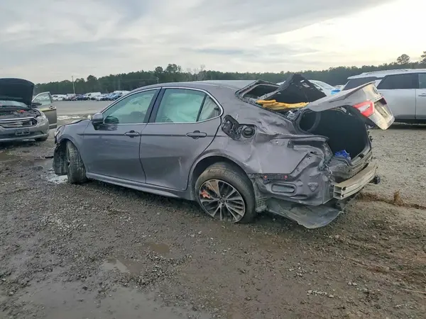 4T1B11HK3JU142219 2018 TOYOTA CAMRY - Image 2