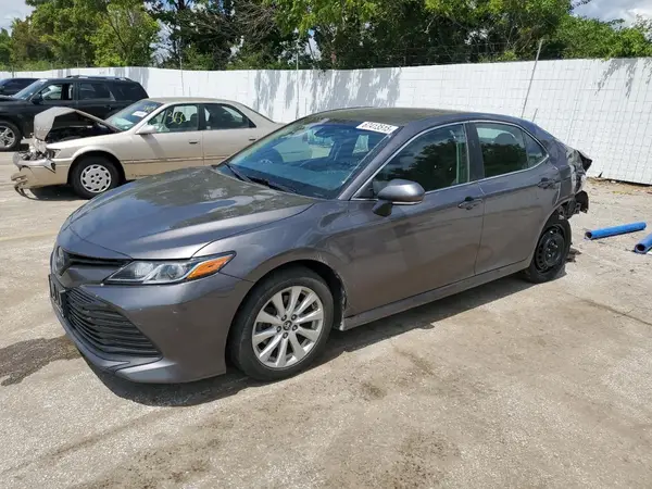 4T1B11HK3JU142835 2018 TOYOTA CAMRY - Image 1
