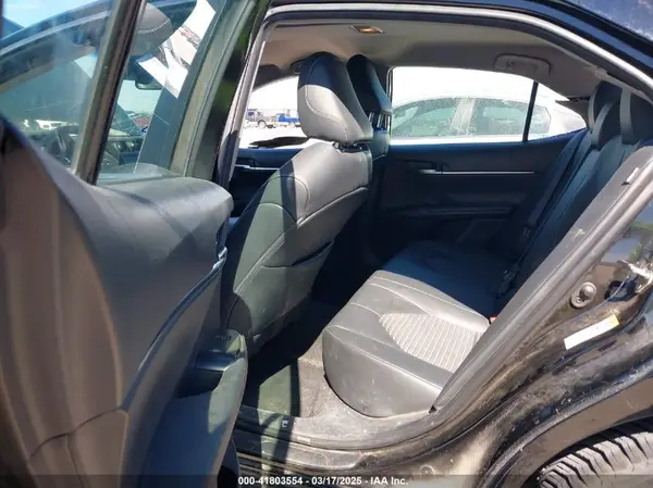4T1B11HK3JU143239 2018 TOYOTA CAMRY - Image 8