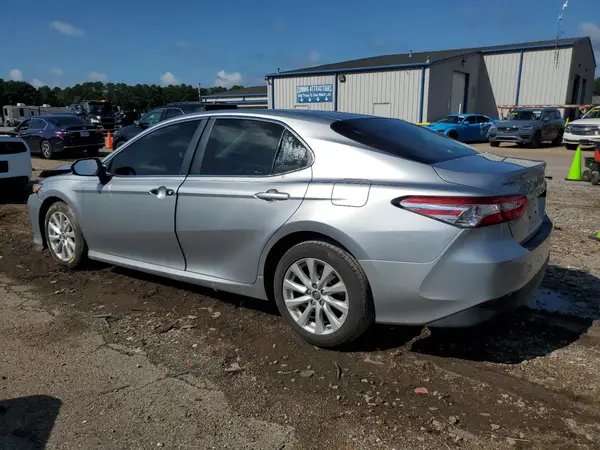 4T1B11HK3JU144729 2018 TOYOTA CAMRY - Image 2