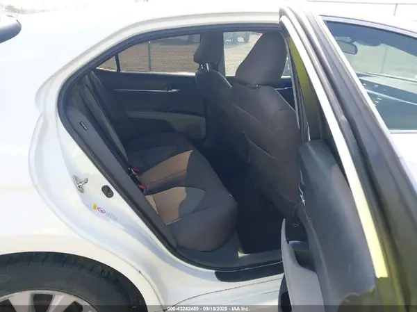 4T1B11HK3JU145086 2018 TOYOTA CAMRY - Image 8