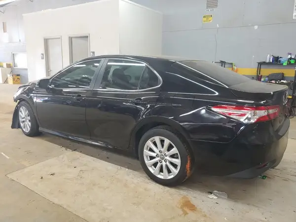 4T1B11HK3JU146528 2018 TOYOTA CAMRY - Image 2