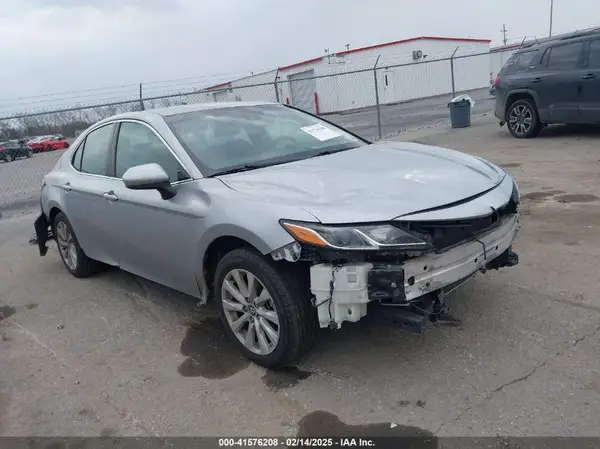 4T1B11HK3JU147744 2018 TOYOTA CAMRY - Image 1