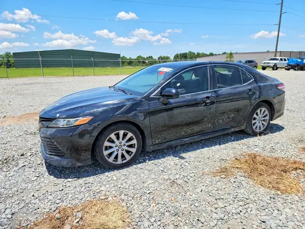 4T1B11HK3JU150417 2018 TOYOTA CAMRY - Image 1
