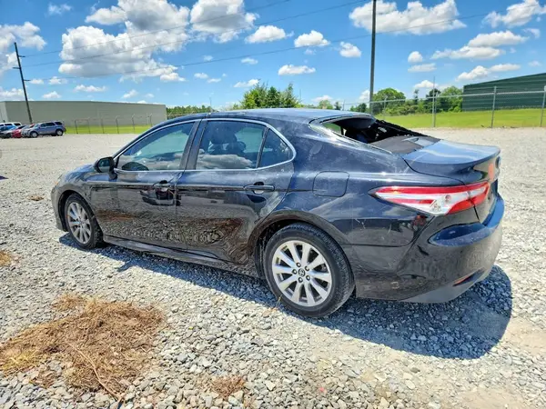 4T1B11HK3JU150417 2018 TOYOTA CAMRY - Image 2