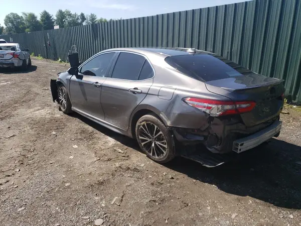 4T1B11HK3JU152653 2018 TOYOTA CAMRY - Image 2