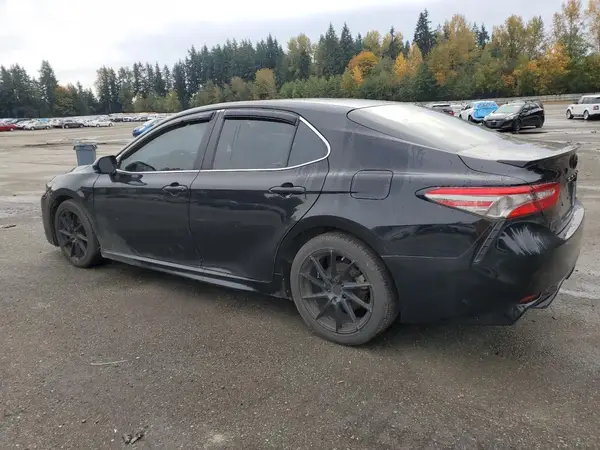 4T1B11HK3JU152958 2018 TOYOTA CAMRY - Image 2
