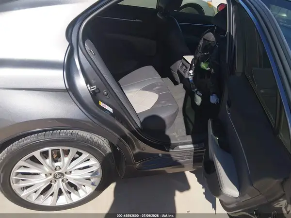 4T1B11HK3JU153589 2018 TOYOTA CAMRY - Image 8