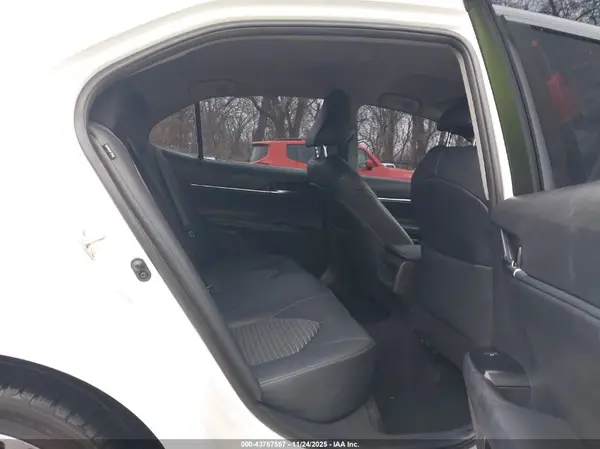 4T1B11HK3JU153981 2018 TOYOTA CAMRY - Image 8