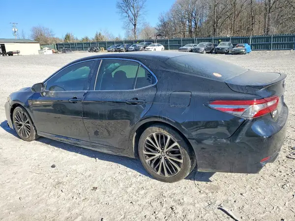 4T1B11HK3JU155780 2018 TOYOTA CAMRY - Image 2