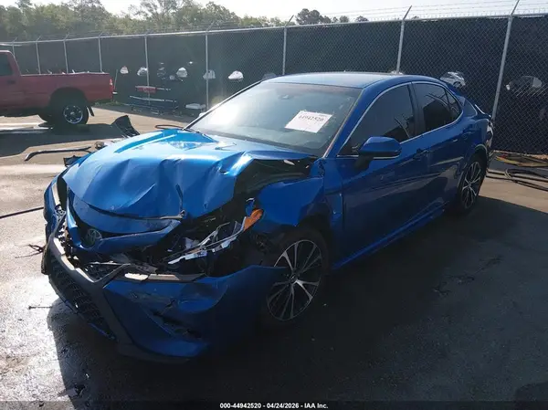 4T1B11HK3JU157206 2018 TOYOTA CAMRY - Image 2