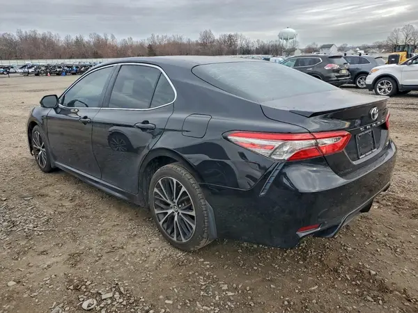 4T1B11HK3JU157769 2018 TOYOTA CAMRY - Image 2