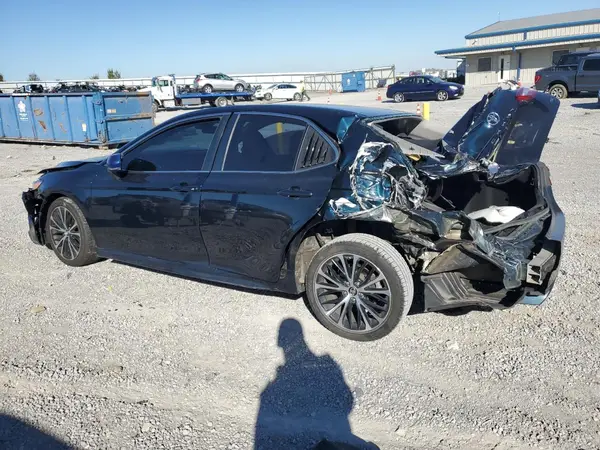 4T1B11HK3JU503111 2018 TOYOTA CAMRY - Image 2