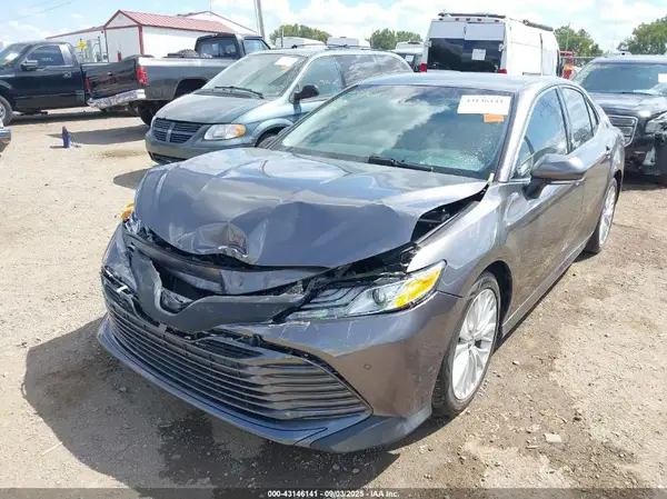 4T1B11HK3JU506154 2018 TOYOTA CAMRY - Image 2