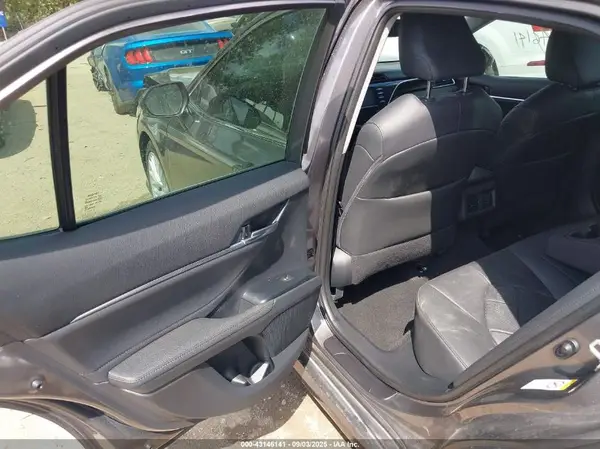 4T1B11HK3JU506154 2018 TOYOTA CAMRY - Image 8