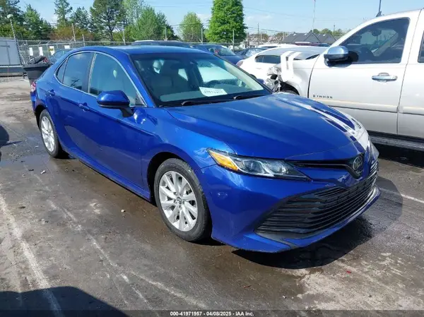 4T1B11HK3JU506638 2018 TOYOTA CAMRY - Image 1
