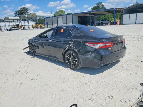 4T1B11HK3JU509829 2018 TOYOTA CAMRY - Image 2
