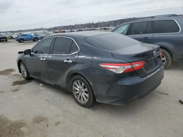 4T1B11HK3JU509961 2018 TOYOTA CAMRY - Image 2
