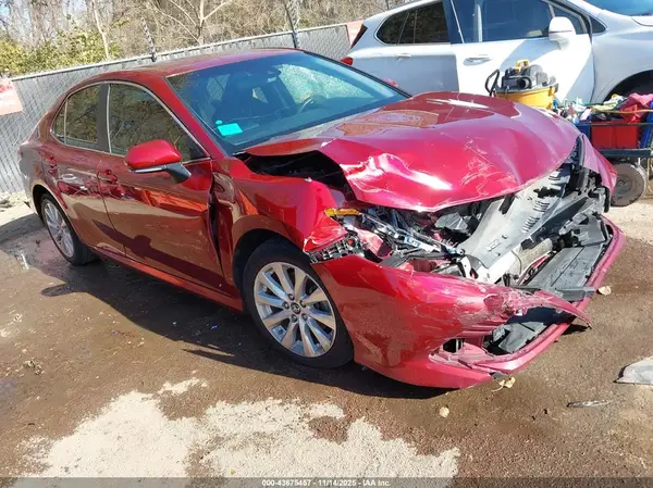 4T1B11HK3JU510141 2018 TOYOTA CAMRY - Image 1