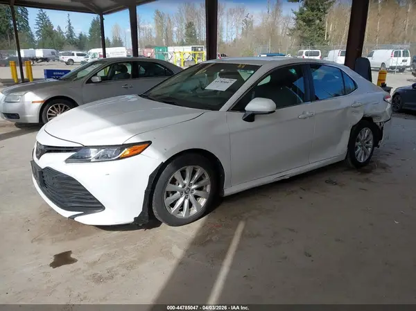 4T1B11HK3JU511239 2018 TOYOTA CAMRY - Image 2