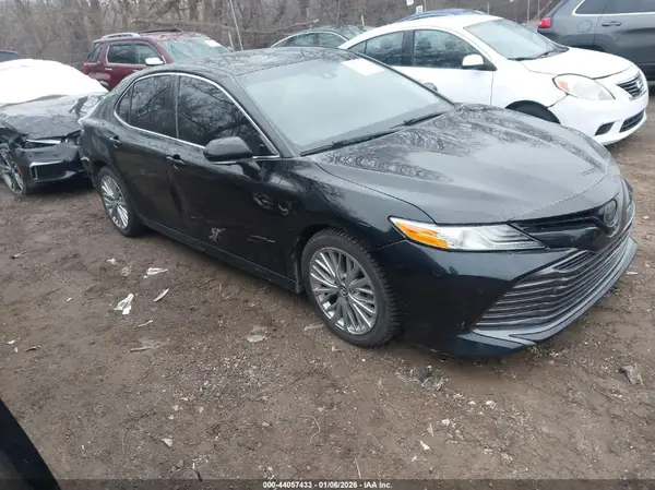 4T1B11HK3JU511368 2018 TOYOTA CAMRY - Image 1