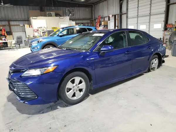 4T1B11HK3JU513069 2018 TOYOTA CAMRY - Image 1