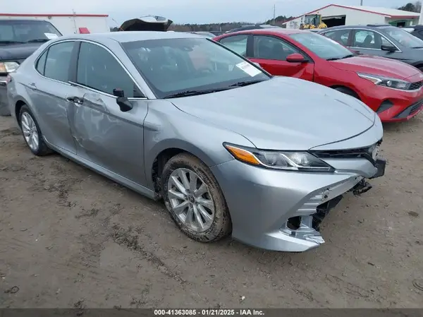 4T1B11HK3JU513380 2018 TOYOTA CAMRY - Image 1