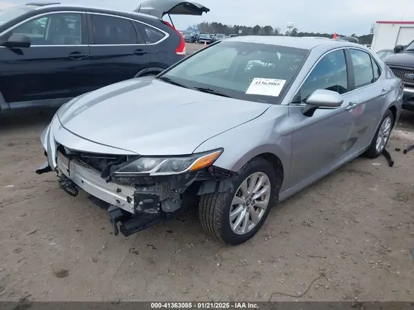 4T1B11HK3JU513380 2018 TOYOTA CAMRY - Image 2