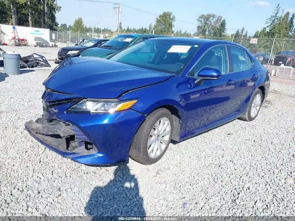 4T1B11HK3JU513797 2018 TOYOTA CAMRY - Image 2