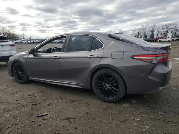 4T1B11HK3JU516151 2018 TOYOTA CAMRY - Image 2
