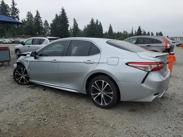 4T1B11HK3JU516179 2018 TOYOTA CAMRY - Image 2