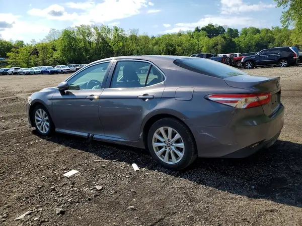 4T1B11HK3JU516358 2018 TOYOTA CAMRY - Image 2