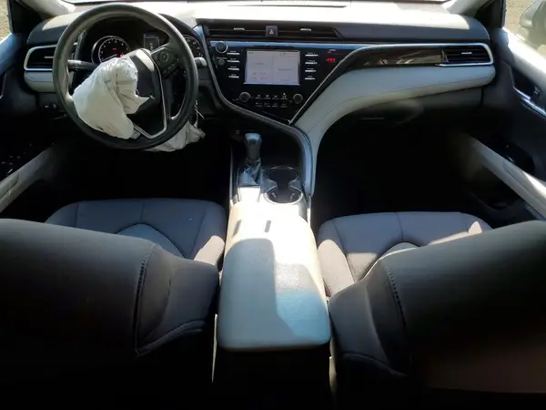 4T1B11HK3JU516358 2018 TOYOTA CAMRY - Image 8