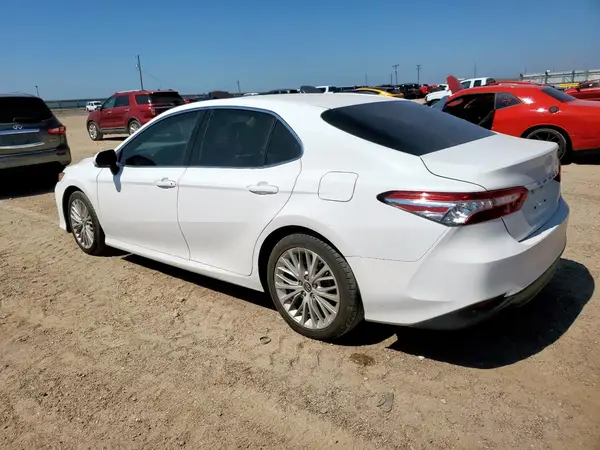 4T1B11HK3JU516506 2018 TOYOTA CAMRY - Image 2