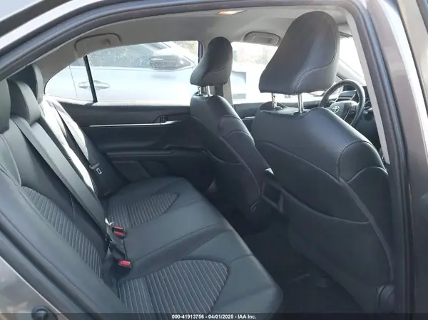 4T1B11HK3JU518806 2018 TOYOTA CAMRY - Image 8