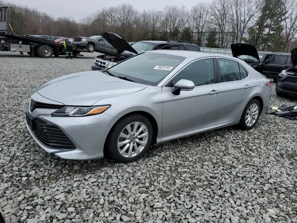 4T1B11HK3JU518899 2018 TOYOTA CAMRY - Image 1
