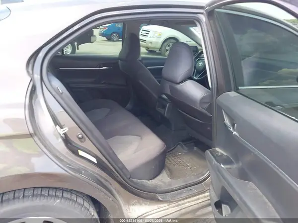 4T1B11HK3JU519485 2018 TOYOTA CAMRY - Image 8