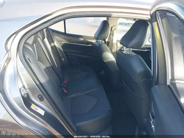 4T1B11HK3JU520510 2018 TOYOTA CAMRY - Image 8