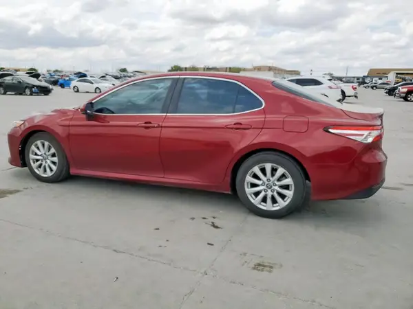 4T1B11HK3JU520801 2018 TOYOTA CAMRY - Image 2