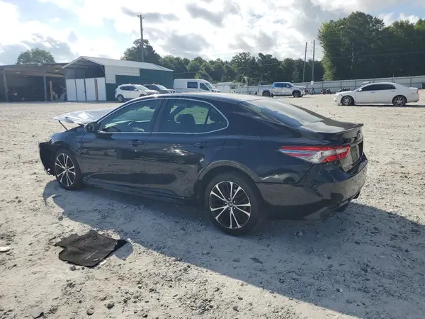 4T1B11HK3JU521673 2018 TOYOTA CAMRY - Image 2