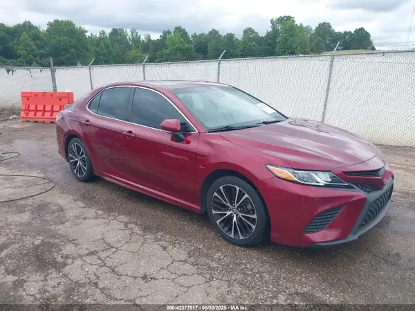 4T1B11HK3JU522399 2018 TOYOTA CAMRY - Image 1