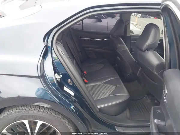 4T1B11HK3JU523696 2018 TOYOTA CAMRY - Image 8