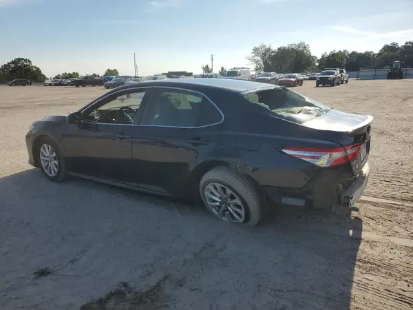 4T1B11HK3JU525027 2018 TOYOTA CAMRY - Image 2