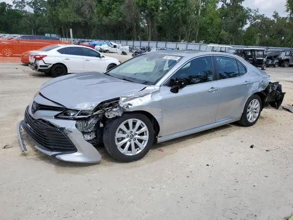 4T1B11HK3JU525478 2018 TOYOTA CAMRY - Image 1