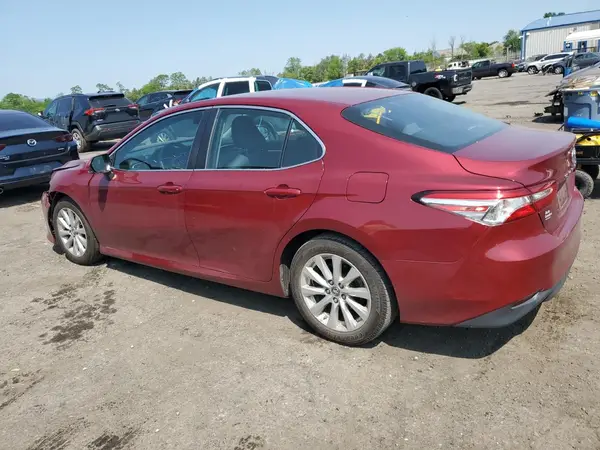 4T1B11HK3JU526100 2018 TOYOTA CAMRY - Image 2
