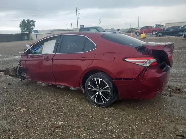 4T1B11HK3JU528591 2018 TOYOTA CAMRY - Image 2