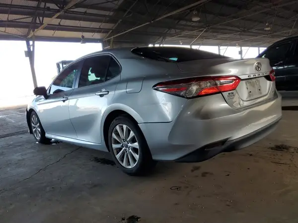 4T1B11HK3JU529529 2018 TOYOTA CAMRY - Image 2