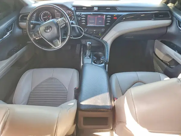 4T1B11HK3JU529563 2018 TOYOTA CAMRY - Image 8