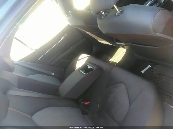 4T1B11HK3JU529577 2018 TOYOTA CAMRY - Image 8
