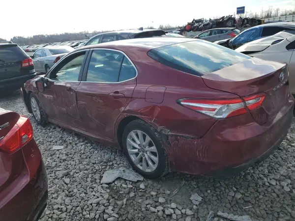 4T1B11HK3JU529630 2018 TOYOTA CAMRY - Image 2